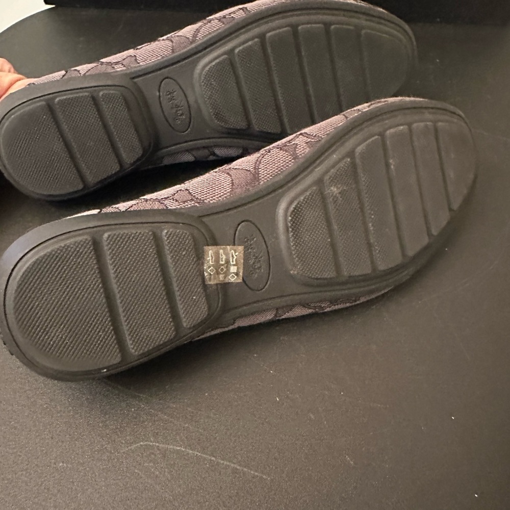 Coach ladies Odette loafers. Size 7 - Picture 6 of 9